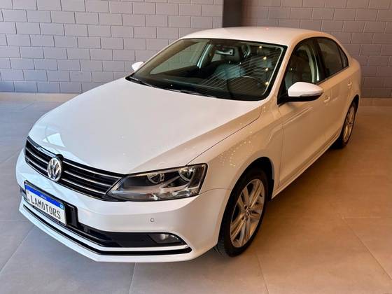VOLKSWAGEN JETTA 2.0 TSI HIGHLINE 211CV GASOLINA 4P TIPTRONIC VOLKSWAGEN JETTA 2.0 TSI HIGHLINE 211CV GASOLINA 4P TIPTRONIC